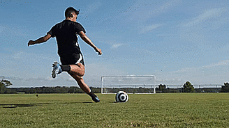 掌握足球射门技巧：提高射门精准度的方法-第1张图片-寰星运动网