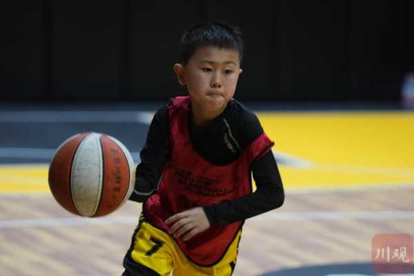 幼儿篮球乐园：小小球员的欢乐天地-第1张图片-寰星运动网