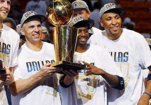 NBA助攻王荣誉奖杯-第1张图片-寰星运动网